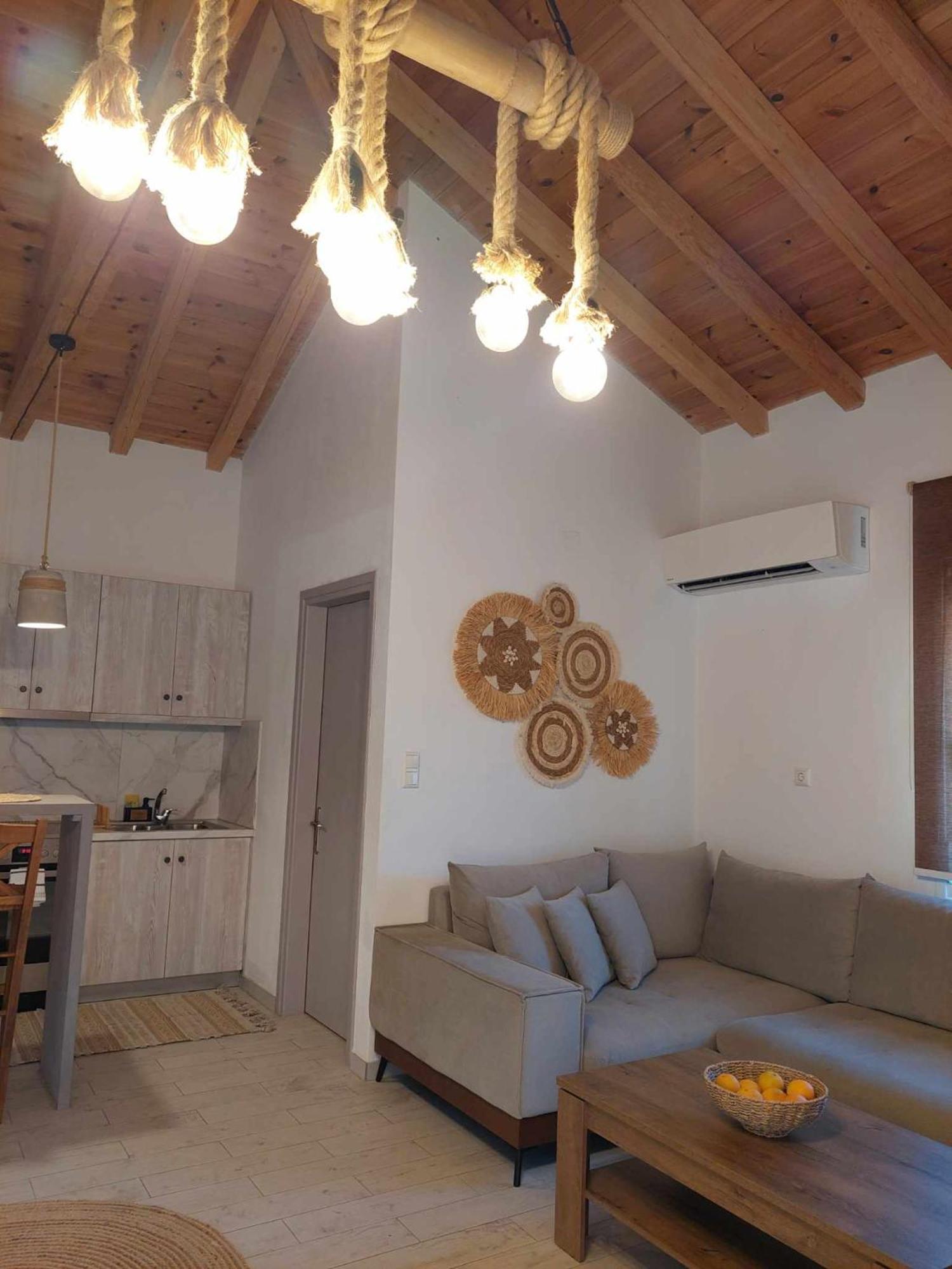 Maya Apartments, Modern And Convenient Apartments With Private Parking Скиатос Екстериор снимка