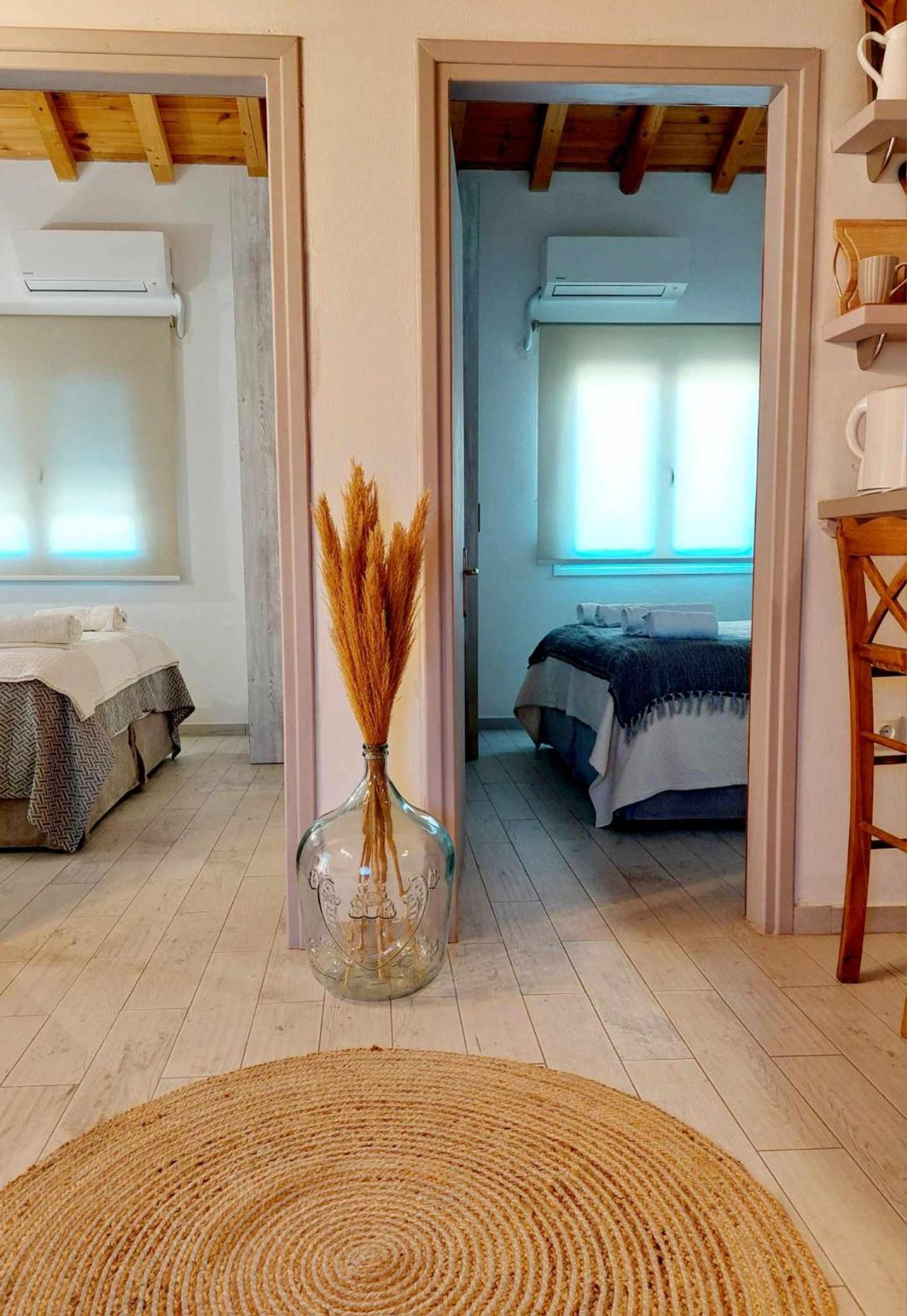 Maya Apartments, Modern And Convenient Apartments With Private Parking Скиатос Екстериор снимка