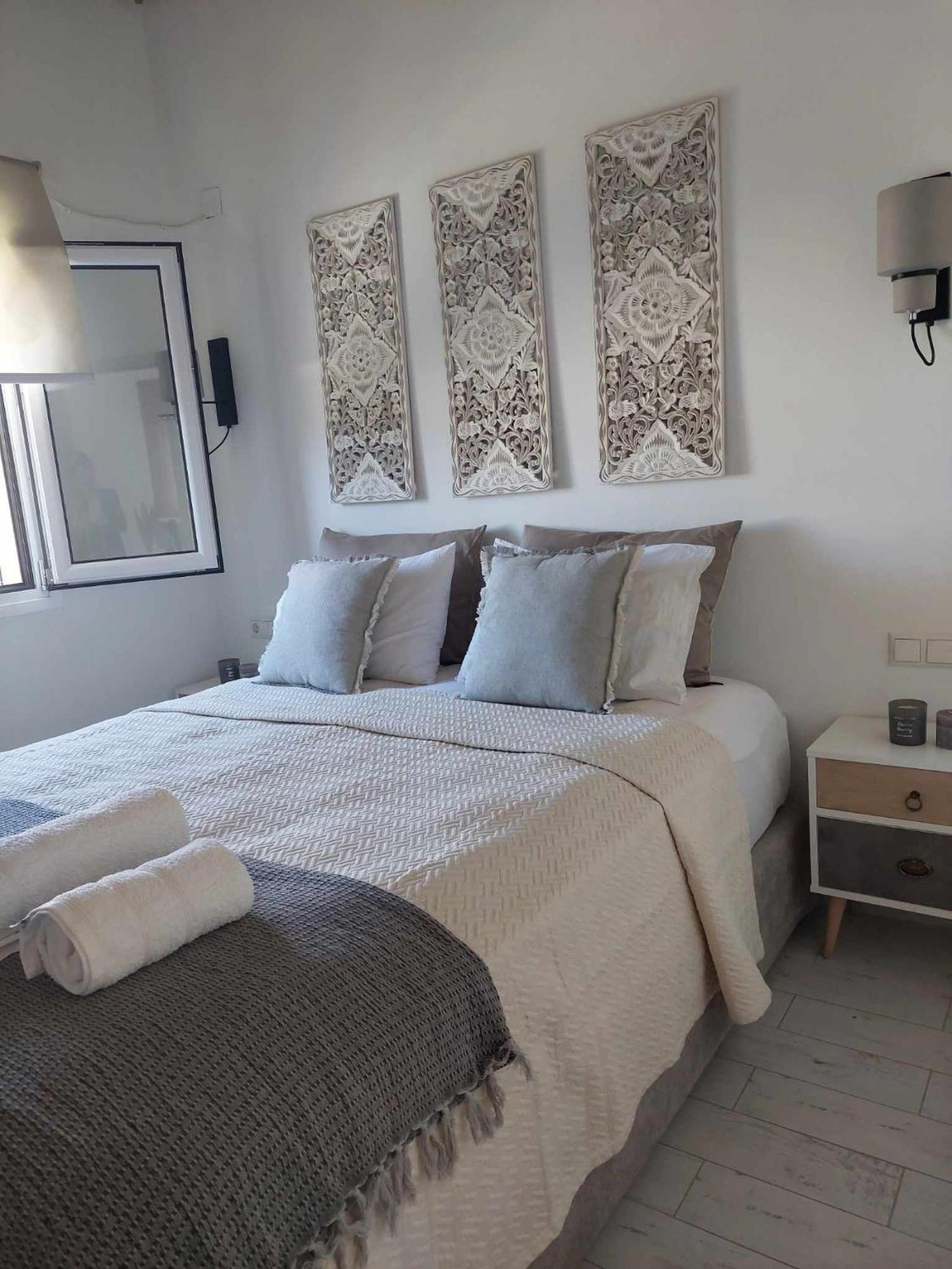 Maya Apartments, Modern And Convenient Apartments With Private Parking Скиатос Екстериор снимка