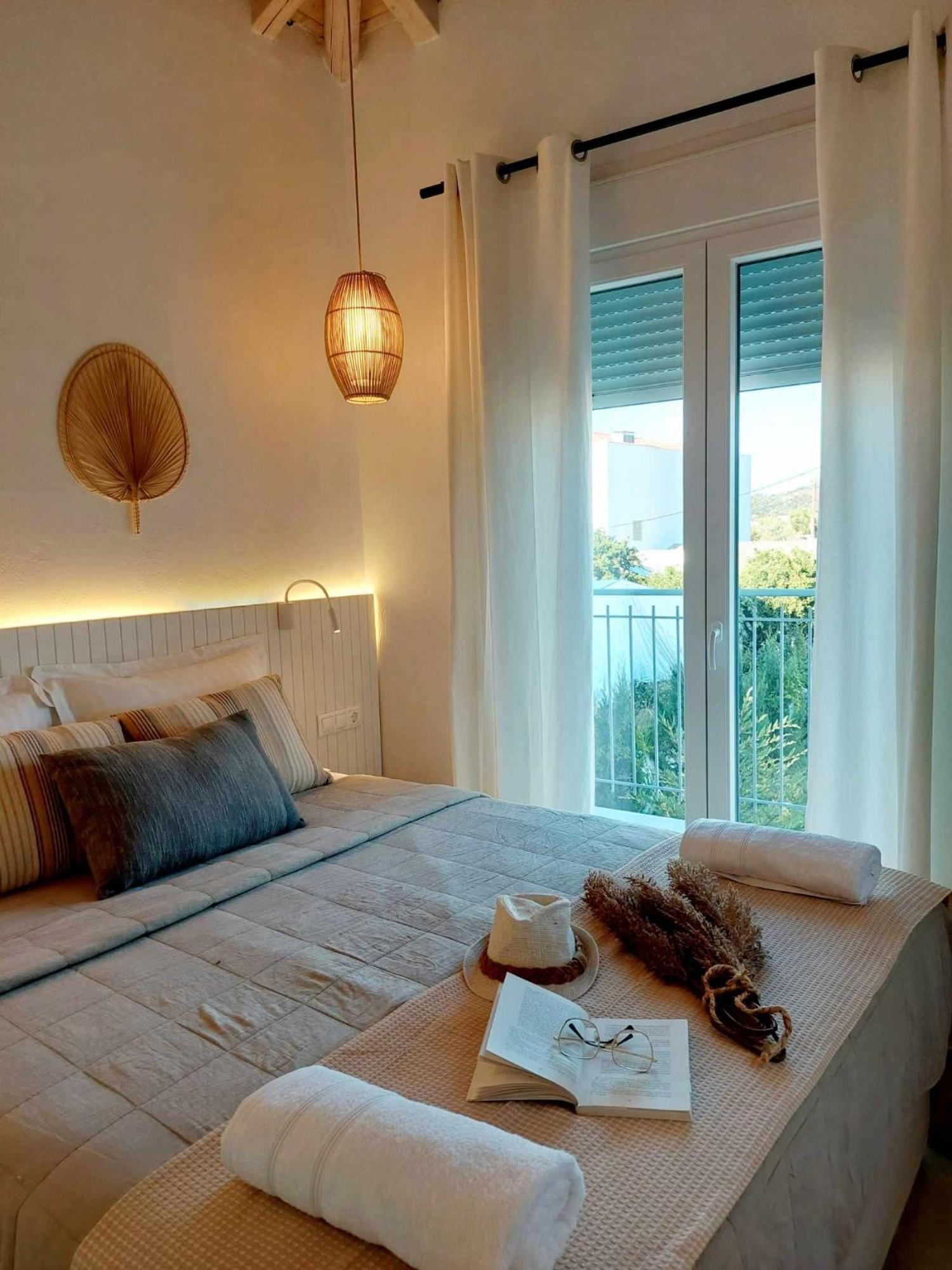 Maya Apartments, Modern And Convenient Apartments With Private Parking Скиатос Екстериор снимка
