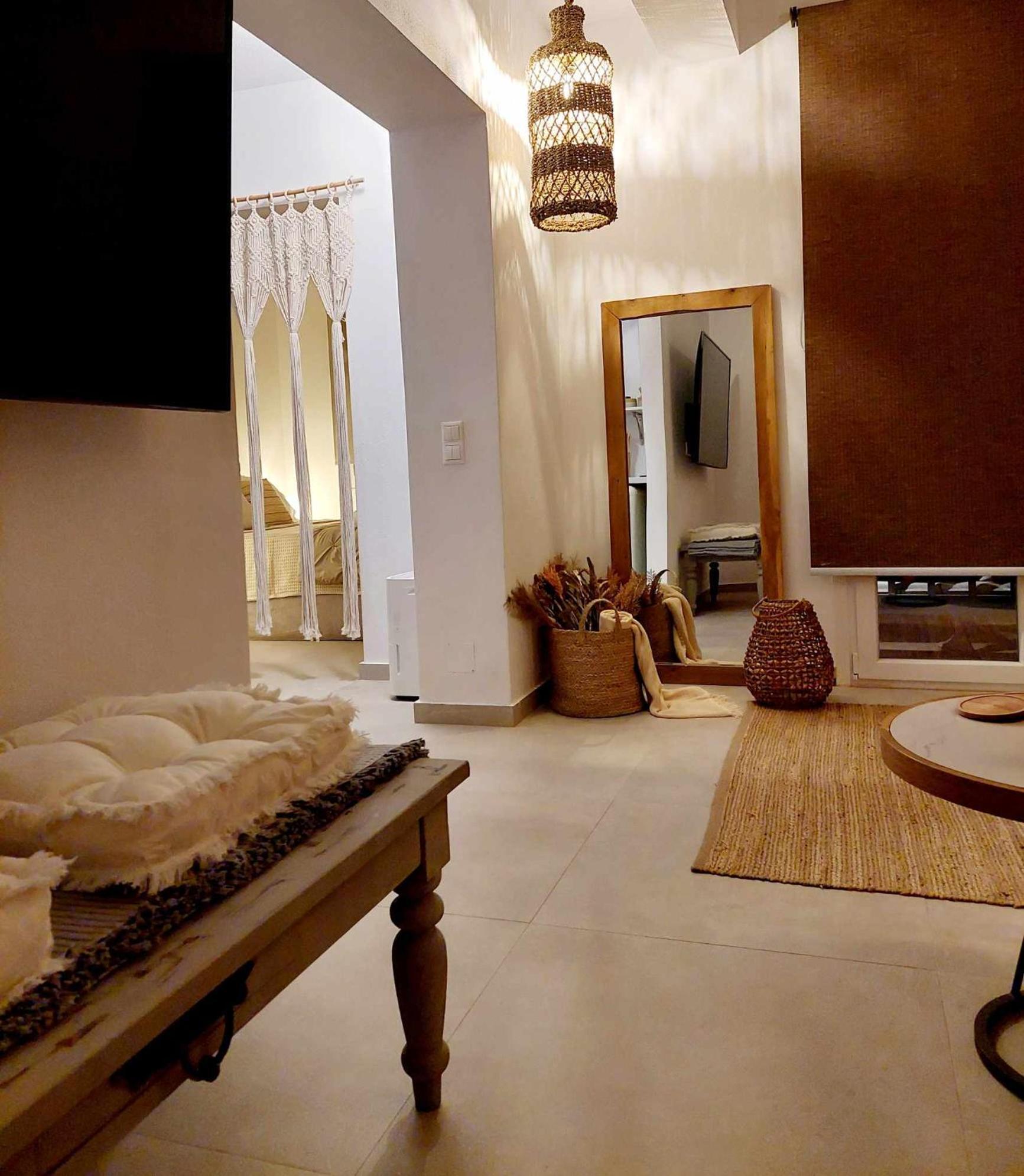 Maya Apartments, Modern And Convenient Apartments With Private Parking Скиатос Екстериор снимка