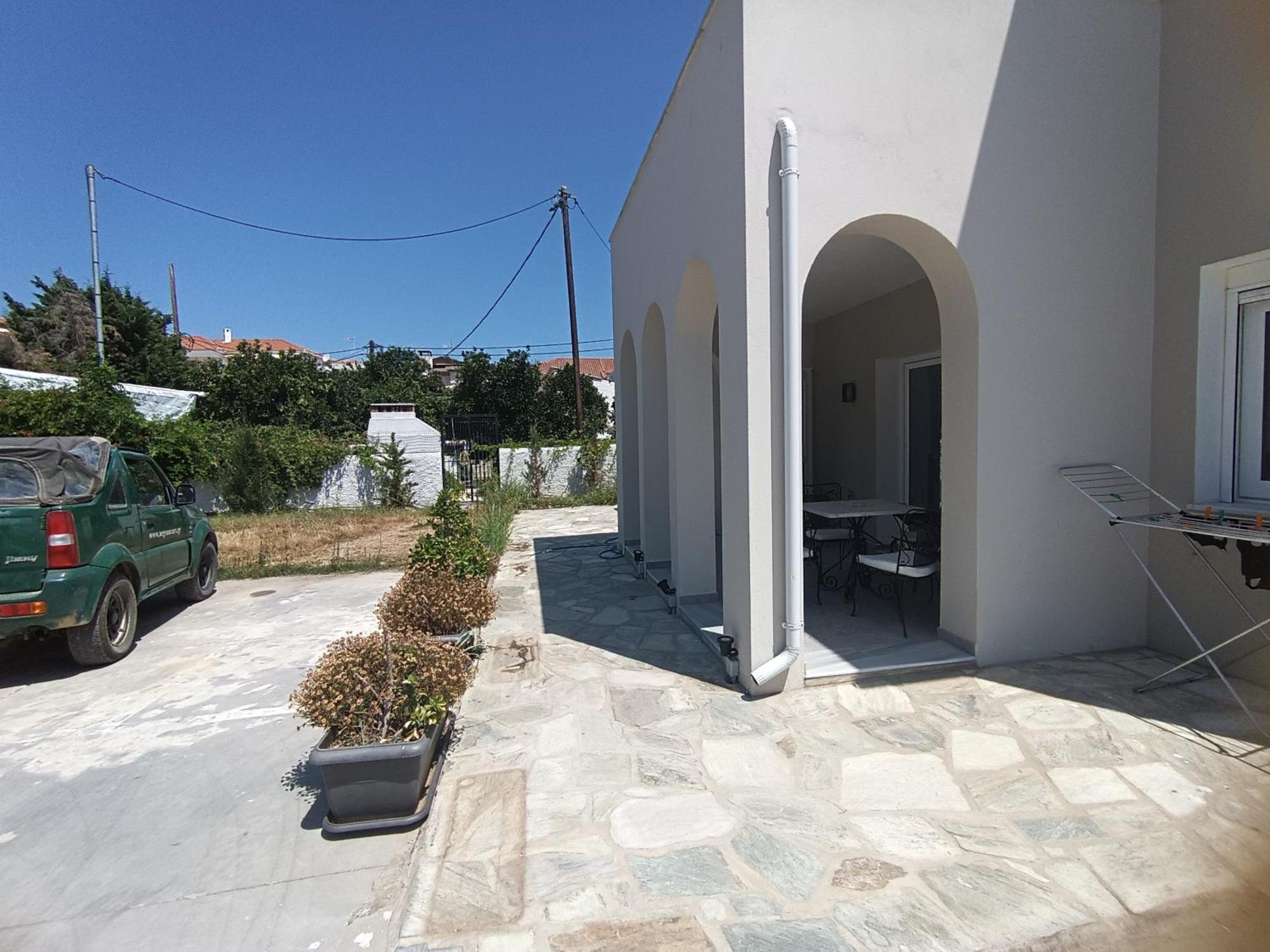 Maya Apartments, Modern And Convenient Apartments With Private Parking Скиатос Екстериор снимка
