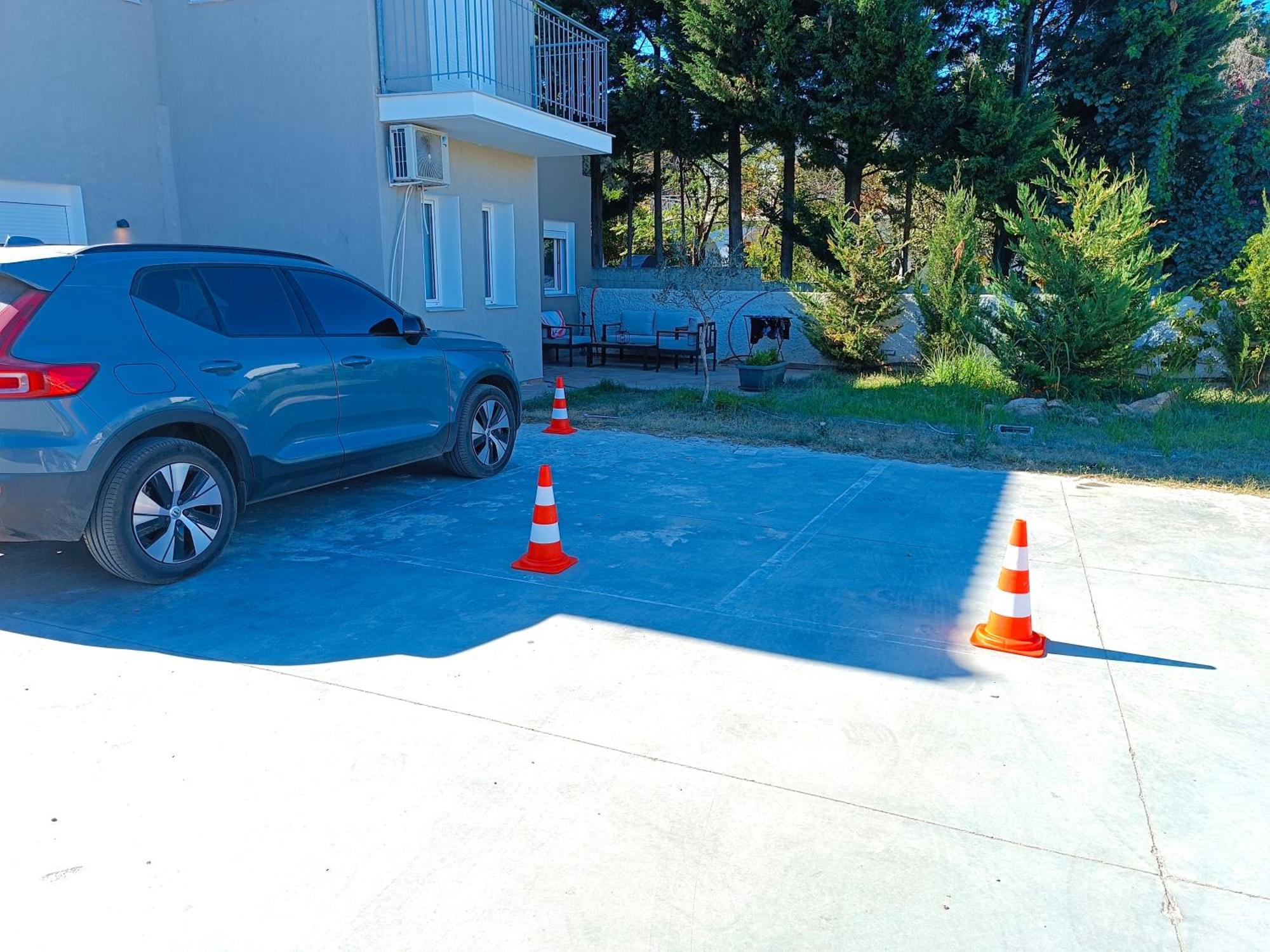 Maya Apartments, Modern And Convenient Apartments With Private Parking Скиатос Екстериор снимка